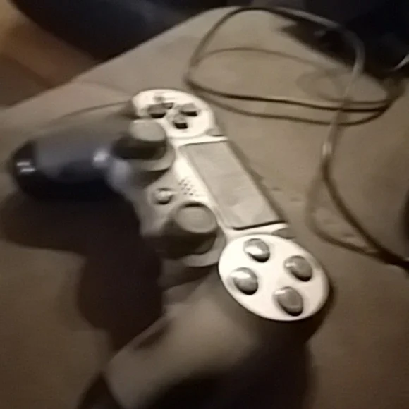 PS4 re remote - Picture 1 of 1